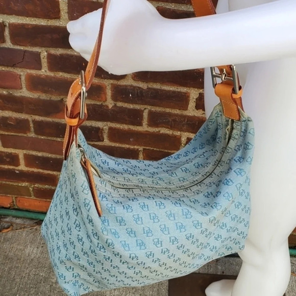 Dooney & Bourke signature shoulder bag - Picture 4 of 13